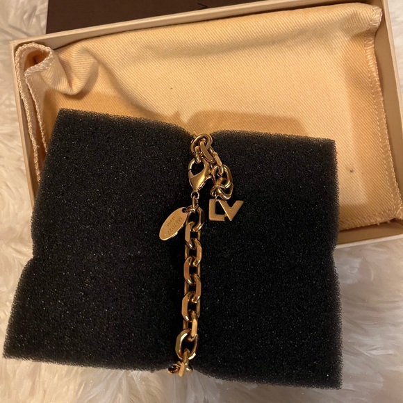 Louis Vuitton Bracelet - Picture 10 of 15
